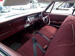 1965 Pontiac Parisienne hardtop sedan (12404184193).jpg