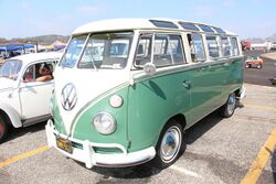 1966 Volkswagen Type 2 T1 Deluxe Microbus (21905686831).jpg