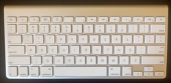 2010 Apple Wireless Keyboard arranged in Dvorak Layout.png