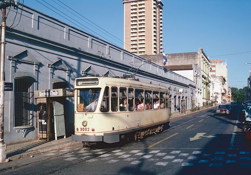 File:Asunción tram (ex-Brussels 9003) on Calle M Estigarribia in 1986.jpg