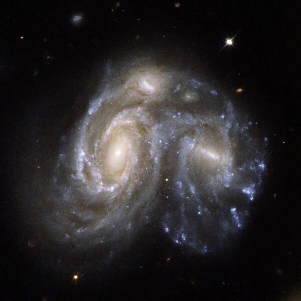 File:Hubble Interacting Galaxy NGC 6050 (2008-04-24).jpg