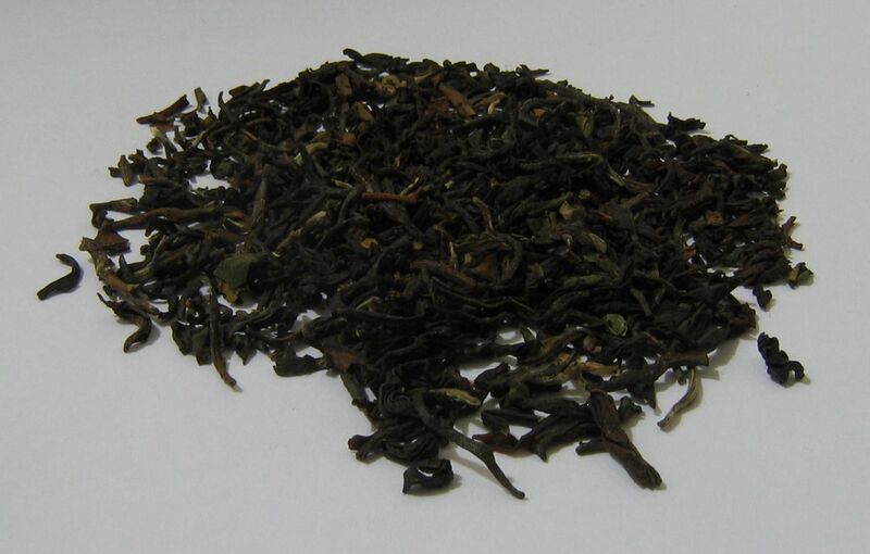 File:Loose leaf darjeeling tea twinings.jpg