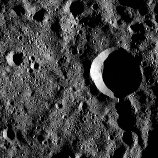 File:PIA20574-Ceres-DwarfPlanet-Dawn-4thMapOrbit-LAMO-image79-20160216.jpg