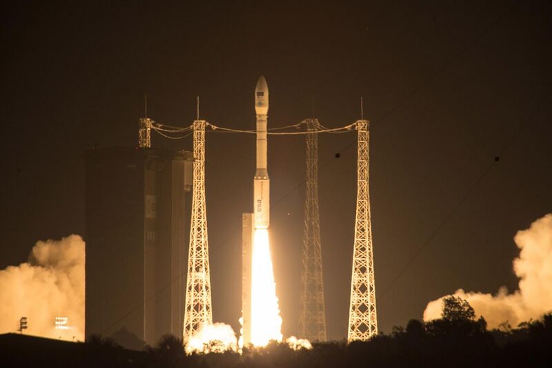 File:Sentinel-2A satellite - liftoff - 18448230354.jpg