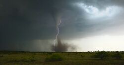 2016-05-22 Anticyclonic tornado, Big Spring, Texas.jpg