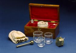 Cupping set, London, England Wellcome L0057395.jpg