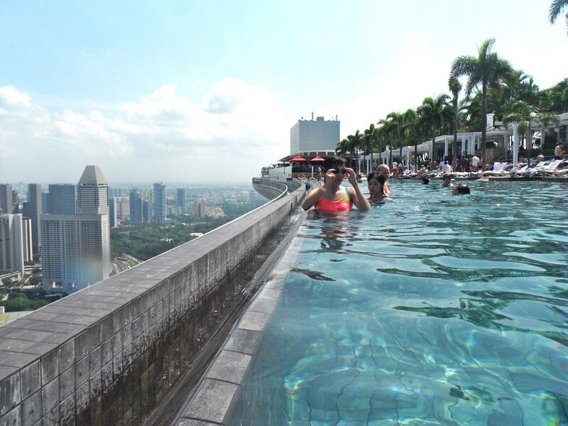File:SkyPark Infinity Pool (view from pool near the edge).jpg