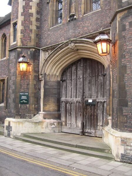 File:Visitors' Entrance - Queens' College - geograph.org.uk - 1111497.jpg