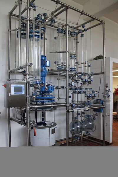File:Common equipment used in Azeotropic Distillation.jpg