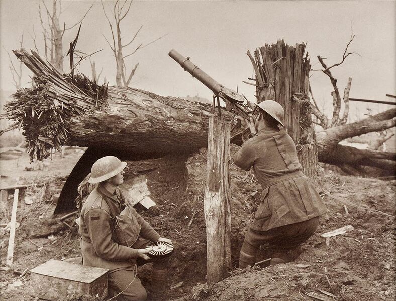 File:Lewis gun world war I.jpg