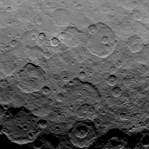 File:PIA19583-Ceres-DwarfPlanet-Dawn-2ndMappingOrbit-image15-20150610.jpg