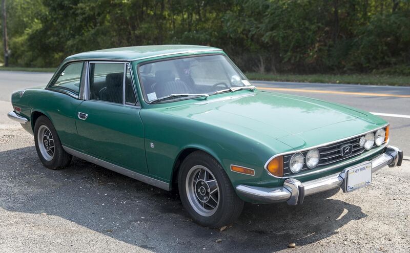 File:1973 Triumph Stag (US) in Green, front right.jpg