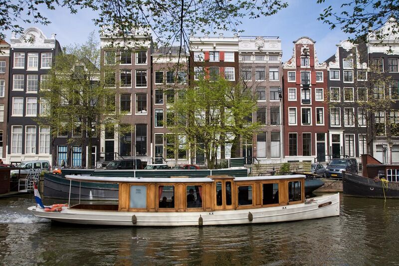 File:Amsterdam - Boat - 0635.jpg