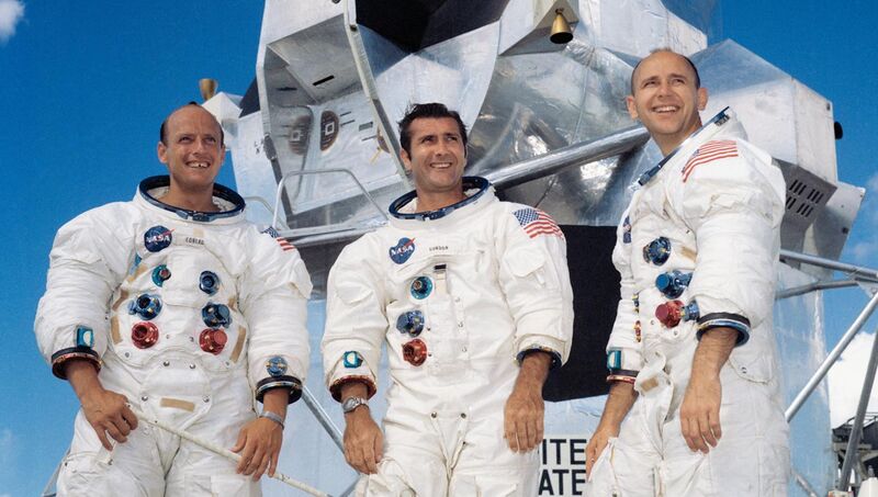 File:Apollo 12 crew.jpg