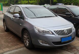 Buick Excelle XT 01 China 2012-04-29.JPG