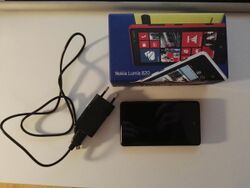 Nokia Lumia 820.jpg