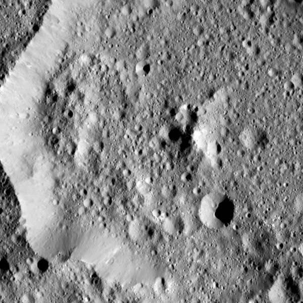 File:PIA20570-Ceres-DwarfPlanet-Dawn-4thMapOrbit-LAMO-image75-20160129.jpg