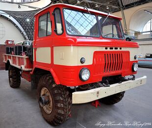 Red GAZ-66.jpg