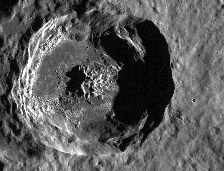 File:Balanchine crater in Caloris Basin.jpg