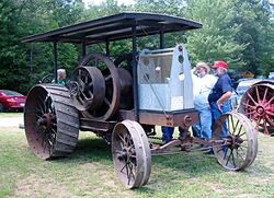 International 1920 tractor-2010-20-07.JPG