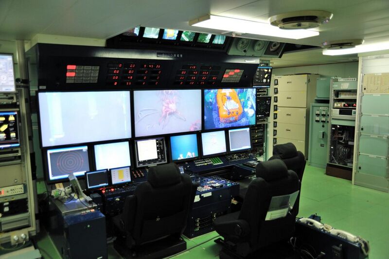 File:JAMSTEC Kairei control room.jpg