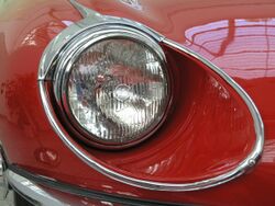 Jaguar E-type (serie III) - headlamp.jpg