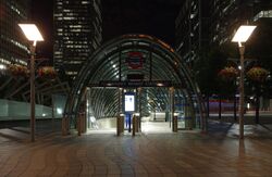 Canary Wharf tube station MMB 13.jpg