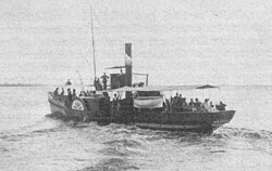 Der Ausflugsdampfer Primus, der am 21. Juli 1902 auf der Elbe in Hamburg sank.jpg