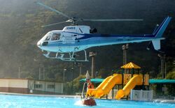 Helicoptere bombardier d eau Italie.jpg