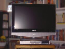 Samsung LE26R41BD and Yamada DVD player 20030624.jpg