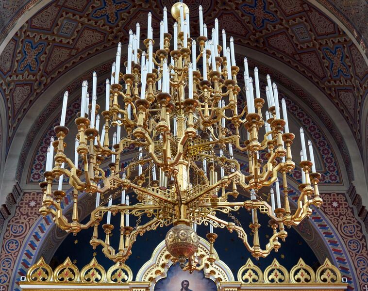File:06047 FIN Helsinki Uspenski cathedral chandelier V-P.jpg