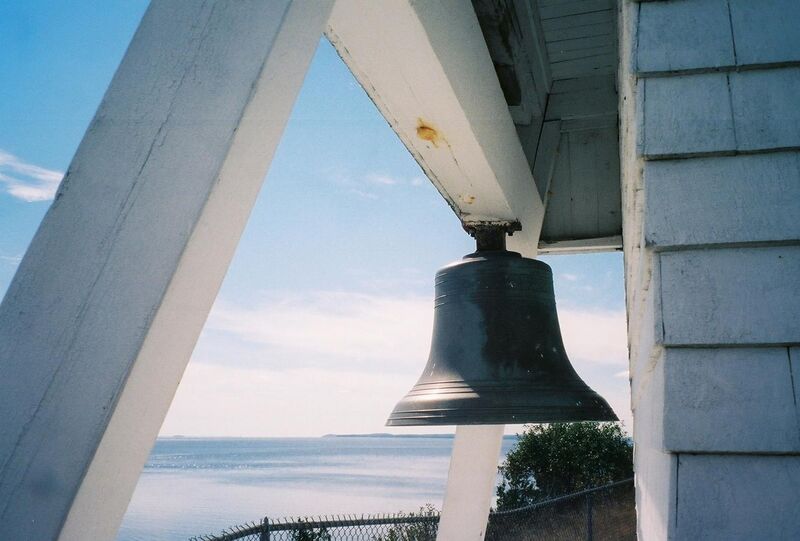 File:Fort point light station bell.jpg