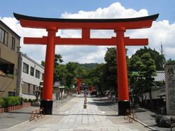 Hushimi-inari-taisha omotesando.jpg