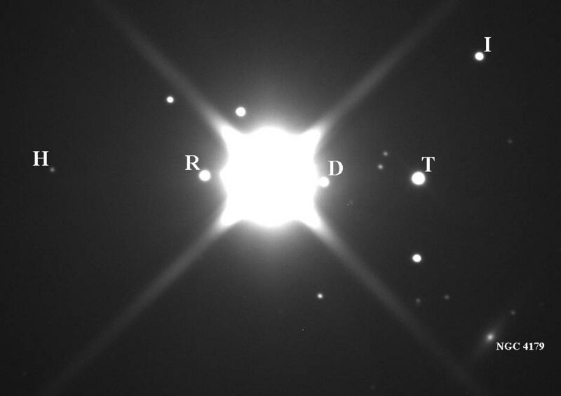 File:Iapetus-2010Mar04.jpg