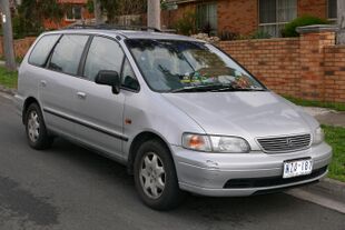1996 Honda Odyssey van (2015-08-07) 01.jpg