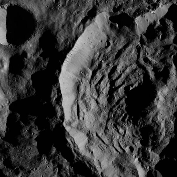 File:PIA20390-Ceres-DwarfPlanet-Dawn-4thMapOrbit-LAMO-image36-20160106.jpg
