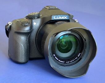Panasonic LUMIX DMC-FZ1000.jpg