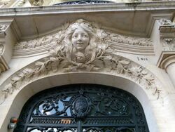 Porte d'entrée Paris.jpg