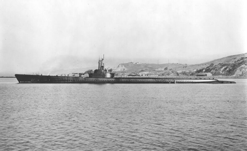 File:USS Tang (SS-306) off the Mare Island Naval Shipyard, California (USA), 2 December 1943 (NH 42273).jpg