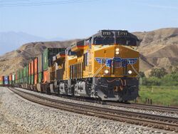 Union Pacific Eastbound near Inland California (29321095583).jpg