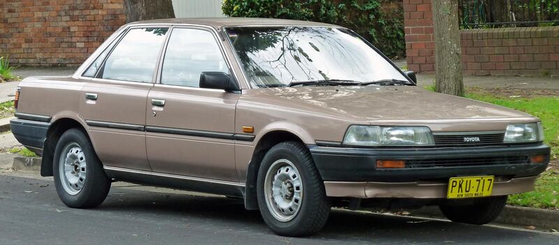 File:1989 Toyota Camry (SV21) CS sedan (2011-04-02).jpg