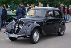 Peugeot 202 BW 1.JPG