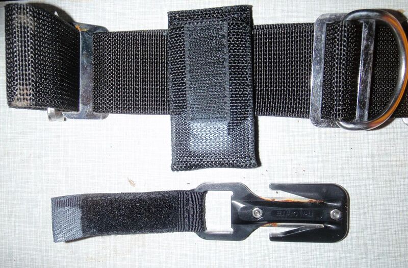 File:Trilobite line cutter with sheath on diving harness P3187295.JPG