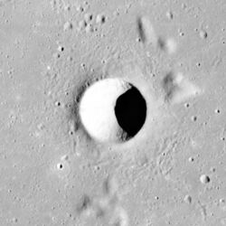 Artsimovich crater AS15-M-2332.jpg