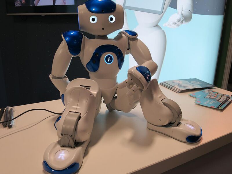 File:Humanoid Robot (1) ITB 2017.JPG