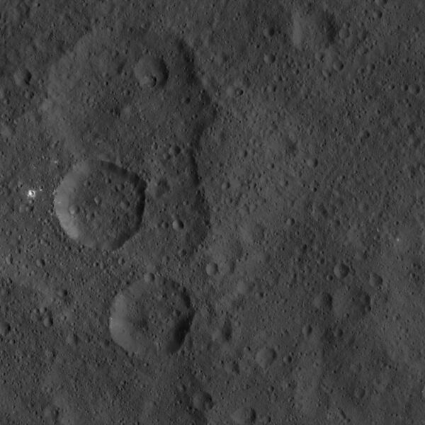 File:PIA19902-Ceres-DwarfPlanet-Dawn-3rdMapOrbit-HAMO-image24-20150821.jpg