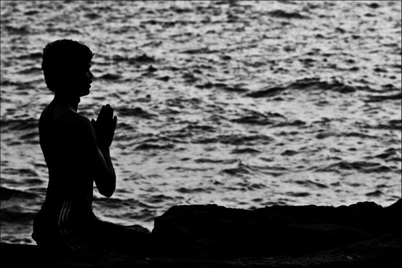 File:Yoga prayer by the Sea.jpg