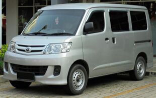2013 Daihatsu Luxio 1.5 D van (S402RG; 01-12-2019), South Tangerang.jpg