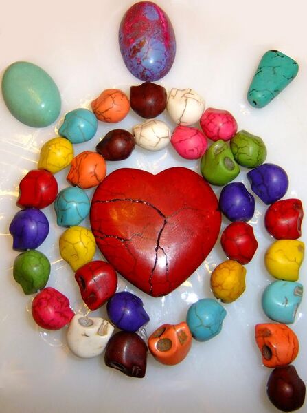 File:Dyed magnesite beads.jpg