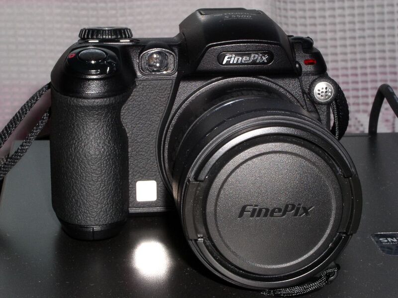 File:Fujifilm FinePix S5500.jpg